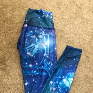 XS teeki leggings. Great condition.